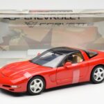 Chevrolet Corvette C5 Hardtop Vermelho UT Models 1:18 - image 6 of 6