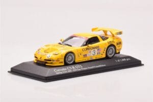 Chevrolet Corvette C5R #3 O. Gavin / J. O'Connell / R. Fellows Sebring 12 Hours 2003 Minichamps 1:43 400031403 Metal - imagem 2 de 4