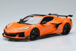 Chevrolet Corvette C8 Z06 Laranja GT Spirit 1:18