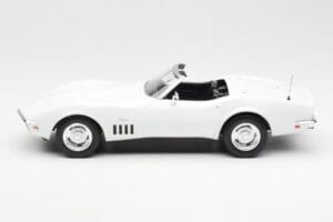 Chevrolet Corvette C3 Cabriolet Can-Am Branco Norev 1:18 189038 Metal - imagem 3 de 6