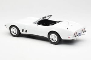 Chevrolet Corvette C3 Cabriolet Can-Am Branco Norev 1:18 189038 Metal - imagem 5 de 6
