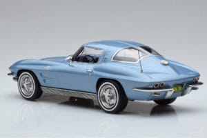 Chevrolet Corvette C2 Sting Ray Azul Norev 1:18 189050 Metal - imagem 5 de 6
