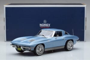 Chevrolet Corvette C2 Sting Ray Azul Norev 1:18 189050 Metal - imagem 6 de 6