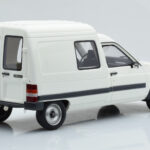 Citroen C15 D Branco Otto 1:18 - image 2 of 6