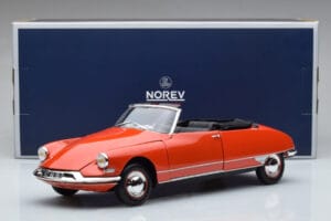 Citroen DS19 Cabriolet Norev 1:18 181599 Metal - imagem 7 de 7