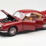 Daimler 250 V8 Vermelho Paragon 1:18 PA-98312 - image 2 of 8