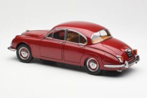 Daimler 250 V8 Vermelho Paragon 1:18 PA-98312 Metal - imagem 7 de 8