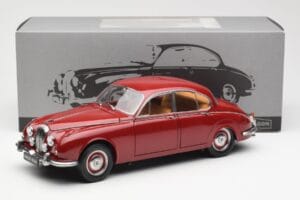 Daimler 250 V8 Vermelho Paragon 1:18 PA-98312 Metal - imagem 8 de 8
