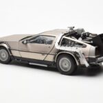 DeLorean DMC-12 Time Machine Back to the Future Prateado Sun Star 1:18 - image 4 of 8