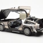 DeLorean DMC-12 Time Machine Back to the Future Prateado Sun Star 1:18 - image 7 of 8