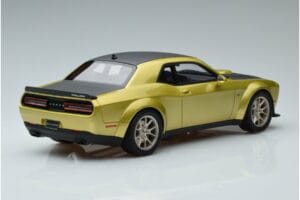 Dodge Challenger R/T Scat Pack Widebody 50.º Aniversário GT Spirit 1:18 GT411 Resina - imagem 2 de 6