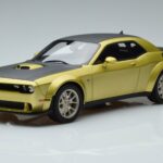 Dodge Challenger R/T Scat Pack Widebody 50.º Aniversário GT Spirit 1:18 GT411 Resina