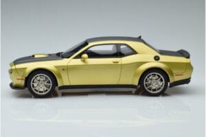 Dodge Challenger R/T Scat Pack Widebody 50.º Aniversário GT Spirit 1:18 GT411 Resina - imagem 3 de 6
