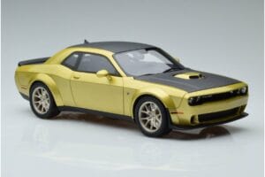 Dodge Challenger R/T Scat Pack Widebody 50.º Aniversário GT Spirit 1:18 GT411 Resina - imagem 4 de 6
