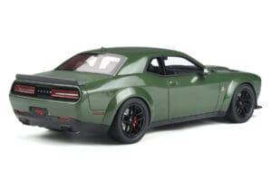 Dodge Challenger R/T SCAT Pack Widebody Verde GT Spirit 1:18 GT815 Resina - imagem 2 de 5