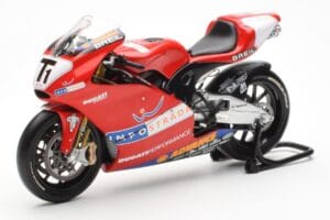 Ducati Desmosedici MotoGP Prova 2002 Minichamps 1:12 122020099 Metal - imagem 2 de 4