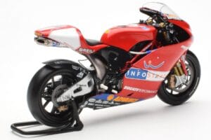 Ducati Desmosedici MotoGP Prova 2002 Minichamps 1:12 122020099 Metal - imagem 3 de 4
