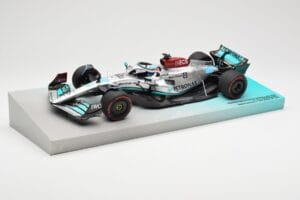Mercedes AMG Petronas W13 E Performance #63 G. Russell Brazilian GP 1st Win 2022 Minichamps 1:18 113222163 Resina - imagem 2 de 4