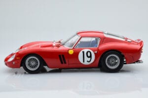 Ferrari 250 GTO #19 24 Hours of Le Mans 1962 Kyosho 1:18 08438A Metal - imagem 4 de 10
