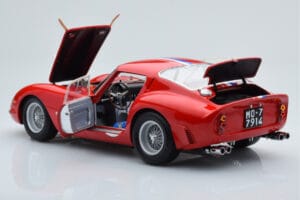 Ferrari 250 GTO #19 24 Hours of Le Mans 1962 Kyosho 1:18 08438A Metal - imagem 5 de 10