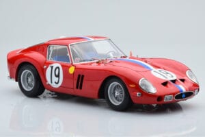 Ferrari 250 GTO #19 24 Hours of Le Mans 1962 Kyosho 1:18 08438A Metal - imagem 6 de 10