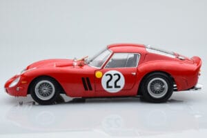 Ferrari 250 GTO #22 24 Hours of Le Mans 1962 Kyosho 1:18 08438B Metal - imagem 4 de 10