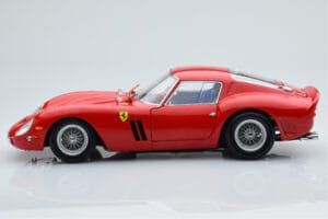 Ferrari 250 GTO Vermelho Kyosho 1:18 08438R Metal - imagem 4 de 10