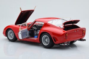Ferrari 250 GTO Vermelho Kyosho 1:18 08438R Metal - imagem 5 de 10