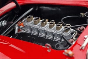 Ferrari 250 GTO Vermelho Kyosho 1:18 08438R Metal - imagem 9 de 10
