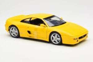 Ferrari F355 Berlinetta Amarelo UT Models 1:18 180074021 Metal - imagem 4 de 6