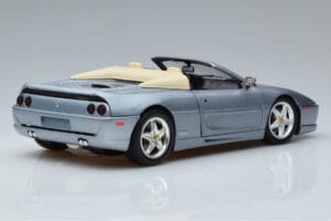 Ferrari F355 Spider Hot Wheels 1:18 23907 Metal - imagem 3 de 7