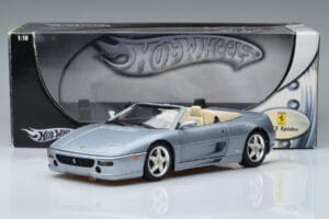 Ferrari F355 Spider Hot Wheels 1:18 23907 Metal - imagem 7 de 7