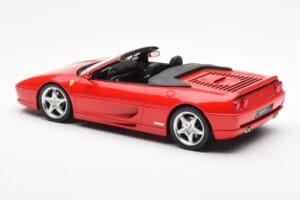 Ferrari F355 Spider Vermelho GT Spirit 1:18 GT453 Resina - imagem 5 de 6