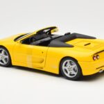 Ferrari F355 Spider Amarelo UT Models 1:18 - image 5 of 6