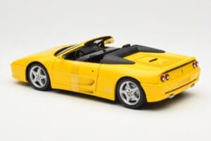 Ferrari F355 Spider Amarelo UT Models 1:18 180074031 Metal - imagem 5 de 6