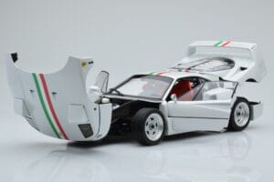 Ferrari F40 Branco Pérola Italy Kyosho 1:18 08416PWT-G Metal - imagem 2 de 8