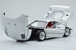 Ferrari F40 Branco Pérola Kyosho 1:18 08416PW-G Metal - imagem 2 de 8