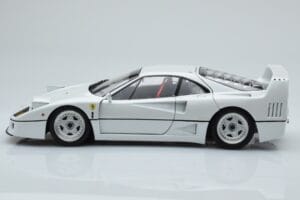 Ferrari F40 Branco Pérola Kyosho 1:18 08416PW-G Metal - imagem 4 de 8