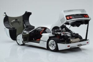 Ferrari F40 Branco Pérola Kyosho 1:18 08416PW-G Metal - imagem 5 de 8
