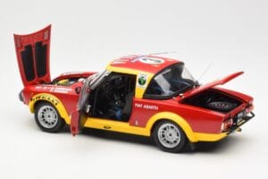 Fiat 124 Abarth #3 Barbasio / Sodano East African Safari Rally 1974 Sun Star 1:18 4952 Metal - imagem 5 de 8
