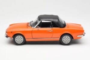 Fiat 124 BS Laranja Sun Star 1:18 4906 Metal - imagem 4 de 8