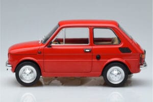 Fiat 126 Vermelho MCG 1:18 MCG18323 Metal - imagem 3 de 6