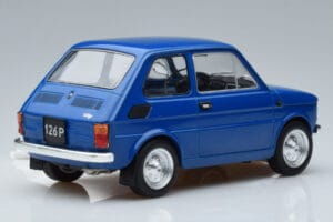 Fiat 126P Azul MCG 1:18 MCG18324 Metal - imagem 2 de 6