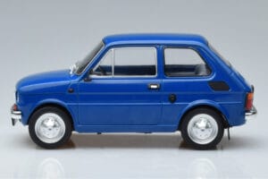 Fiat 126P Azul MCG 1:18 MCG18324 Metal - imagem 3 de 6