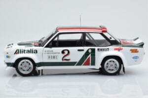 Fiat 131 Abarth Alitalia #2 W. Röhrl / C. Geistdörfer Rally Monte Carlo 1978 Kyosho 1:18 08376G Metal - imagem 4 de 10