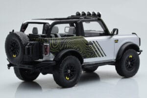 Ford Bronco RTR Iconic Prata GT Spirit 1:18 GT404 Resina - imagem 2 de 6