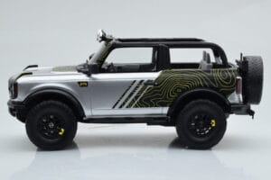 Ford Bronco RTR Iconic Prata GT Spirit 1:18 GT404 Resina - imagem 3 de 6