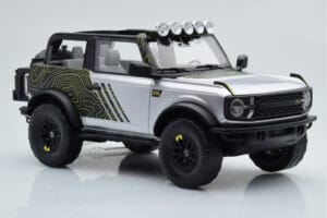 Ford Bronco RTR Iconic Prata GT Spirit 1:18 GT404 Resina - imagem 4 de 6