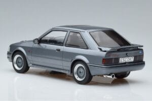 Ford Escort Mk4 RS Turbo S Cinzento MCG 1:18 MCG18272 Metal - imagem 5 de 6