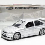 Ford Escort RS Cosworth Versão de Rua Prateado UT Models 1:18 - image 2 of 6